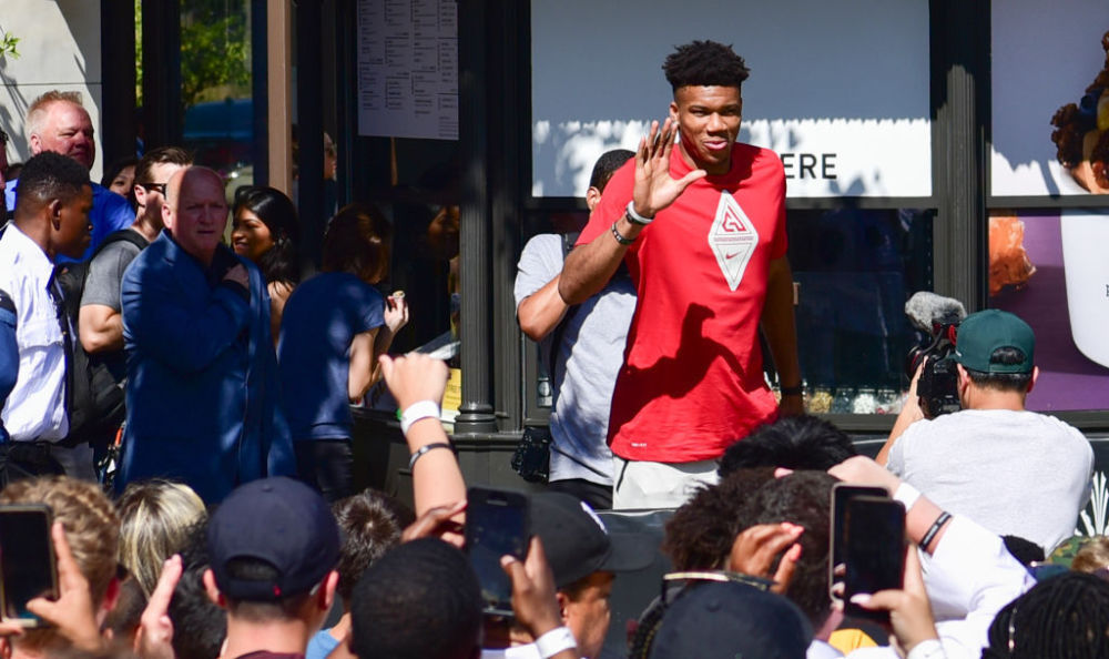 燃！400华人绿茵逐梦老挝 华人世界杯雏形初现（热血开场！400名华人在老挝逐梦绿茵，“华人世界杯”初露锋芒）