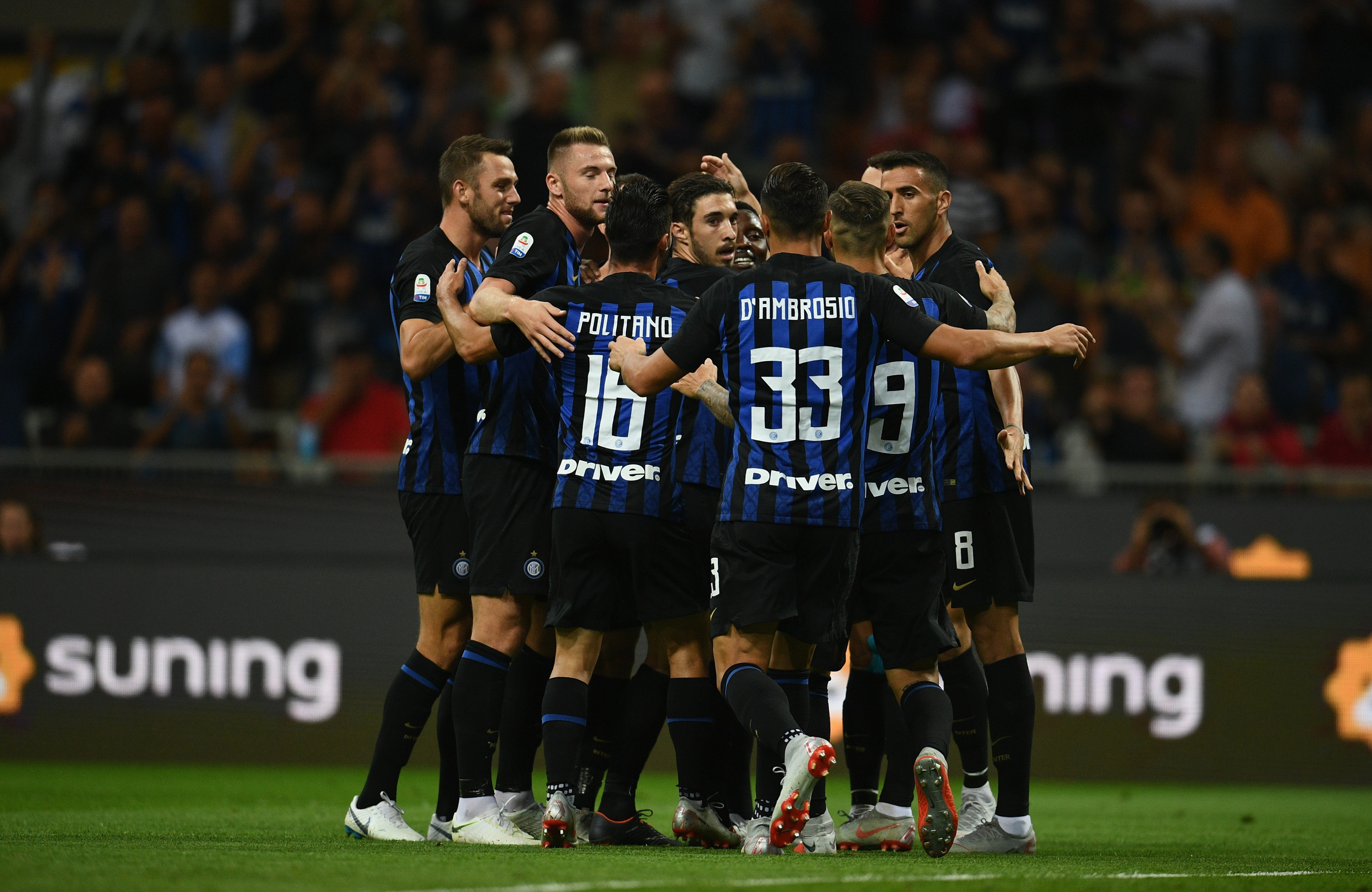 混团世界杯，孙颖莎真的好，把吉祥物送给了小妹妹，期待她的下次比赛（混团世界杯：孙颖莎暖心将吉祥物赠给小妹妹，期待她的下一场比赛）