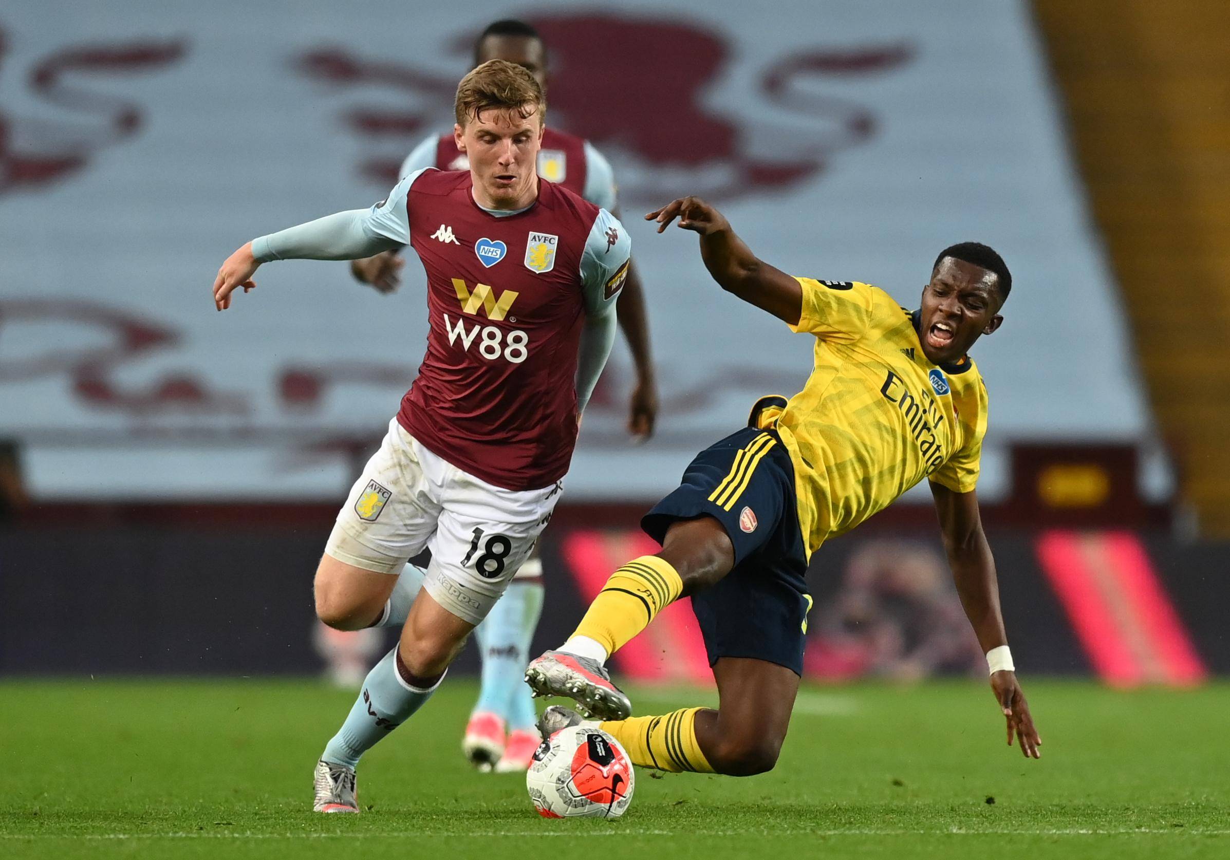 内马尔当记首功！桑托斯最后6轮豪取4胜2平，最终成功保级（内马尔立下头功！桑托斯末6轮4胜2平，惊险保级）