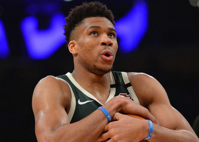 亚特兰大2-1逆转切尔西，德凯特拉雷传射，斯卡马卡建功（德凯特拉雷传射、斯卡马卡进球，亚特兰大2-1逆转切尔西）