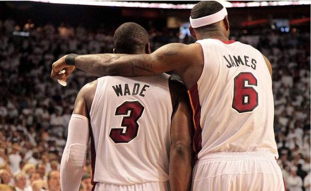 阿莱格里：我绝对没有冒犯裁判；莱奥具备成为中锋的特点（阿莱格里：绝无冒犯裁判之意，莱奥有当中锋的条件）