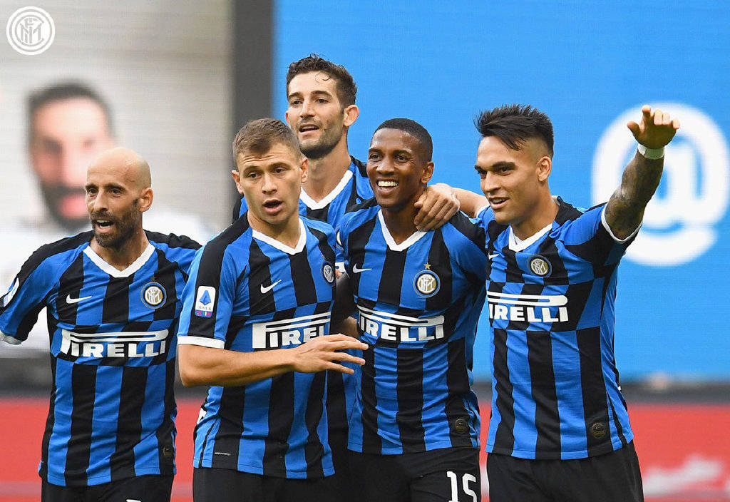 她在轮椅上“投中”梦想（轮椅上的她，投进了梦想）