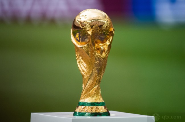 德转统计五大联赛最年长戴帽前10：莱万第8，C罗两度上榜（德转公布五大联赛最年长帽子戏法前十：莱万第八，C罗两次入榜）