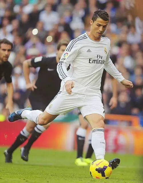 卢卡·齐达内：爷爷为我代表阿尔及利亚队而高兴，父亲也支持（卢卡·齐达内：代表阿尔及利亚让爷爷欣喜，父亲亦力挺）